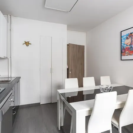 Apartment Bright & Contemporary 2bd