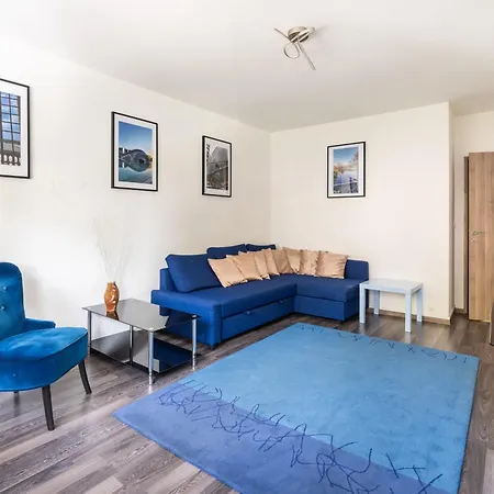 Bright & Contemporary 2bd Apartment *