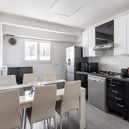 Apartment Bright & Contemporary 2bd Paris