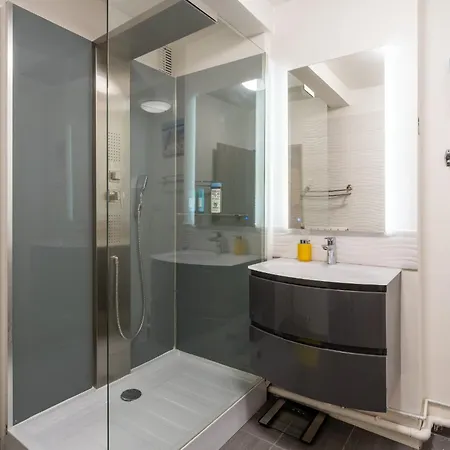 Bright & Contemporary 2bd * Paris