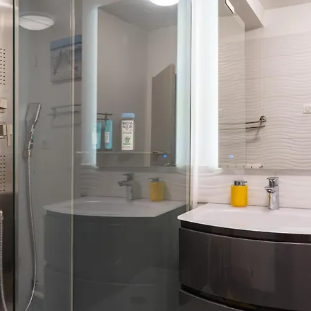 Bright & Contemporary 2bd * Paris