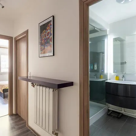 Bright & Contemporary 2bd 파리