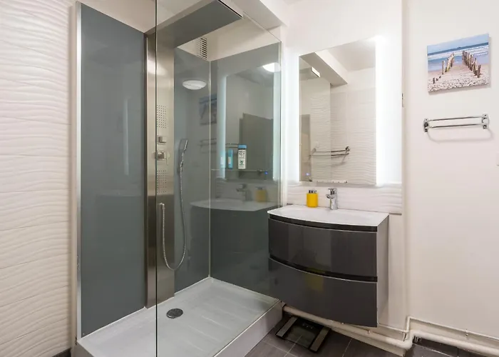 Bright & Contemporary 2bd * Parijs