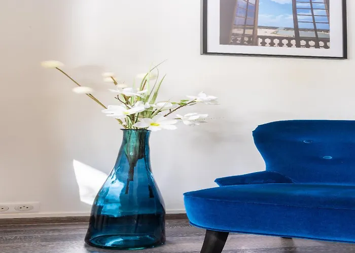 Apartment Bright & Contemporary 2bd