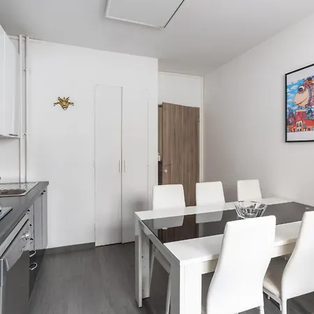 Bright & Contemporary 2bd *